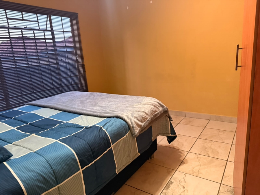 2 Bedroom Property for Sale in Waterval East North West